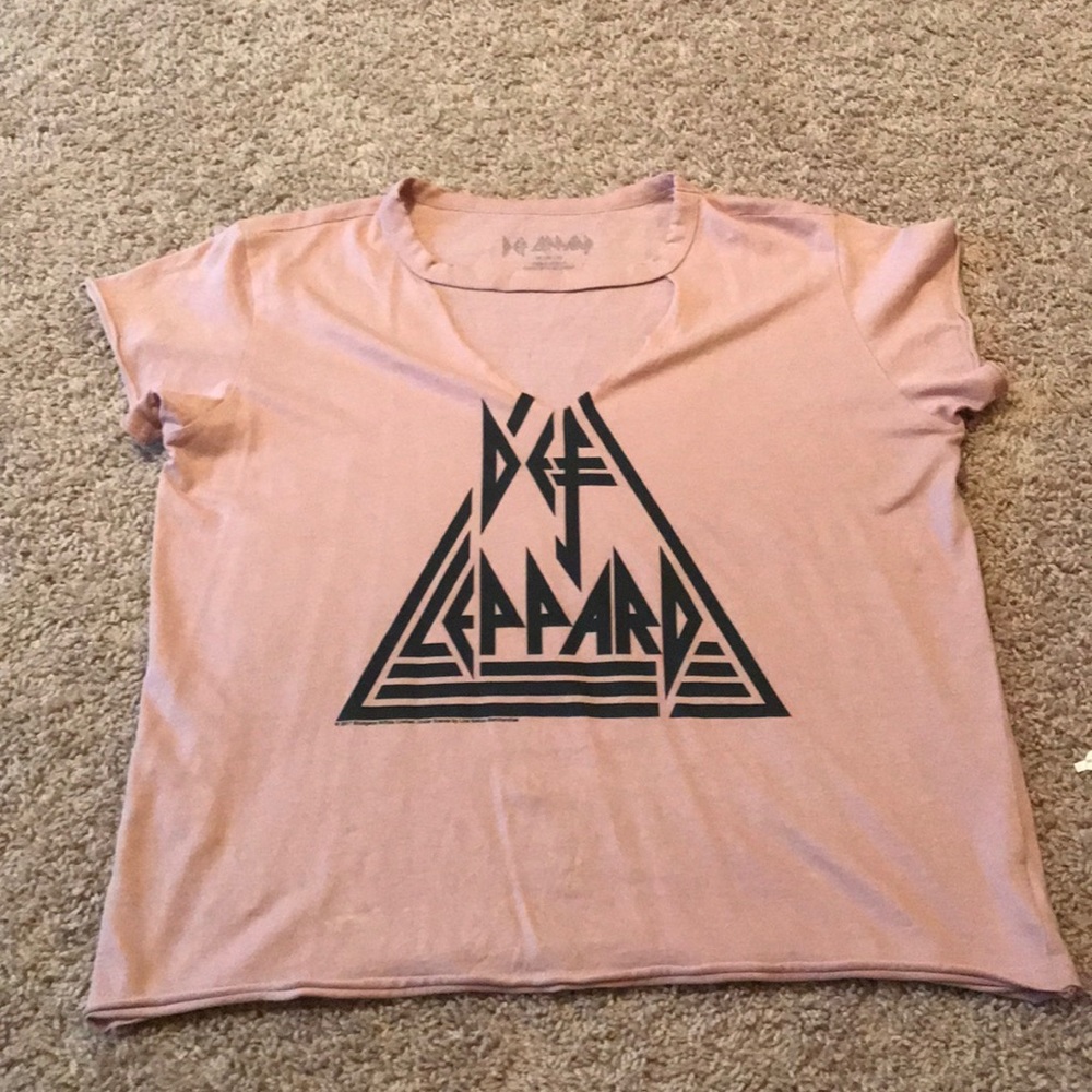 AEO Def Leopard Band T-Shirt